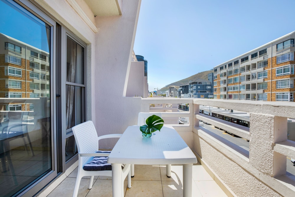 The Amalfi Hotel 25/33