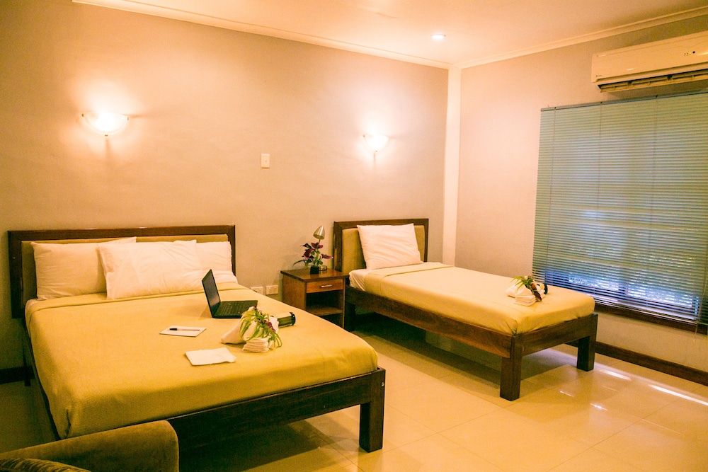 The Hideaway Hotel 23/39