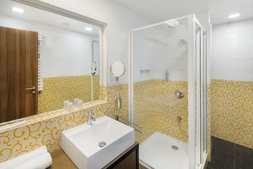 Corso Hotel Pecs 28/29
