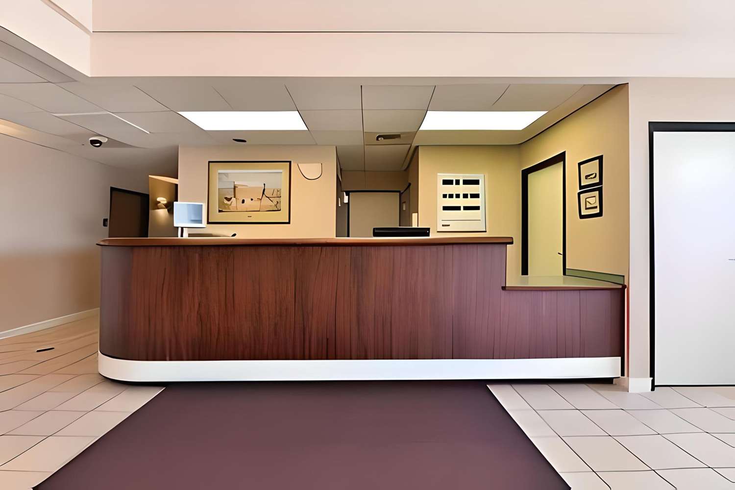 Econo Lodge Inn & Suites Jackpot near Casino 2/4