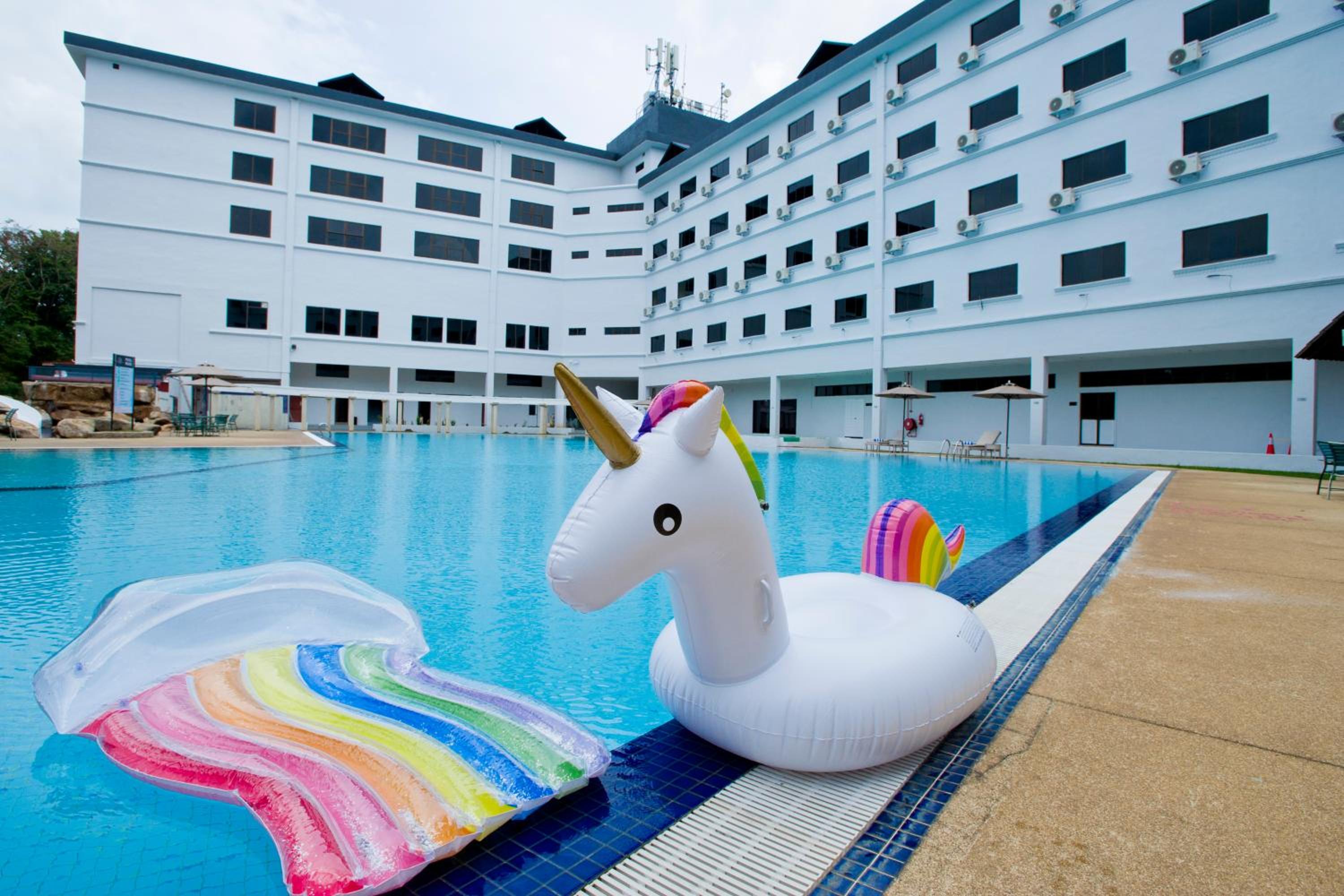 Swiss Avenue Hotel 36/41
