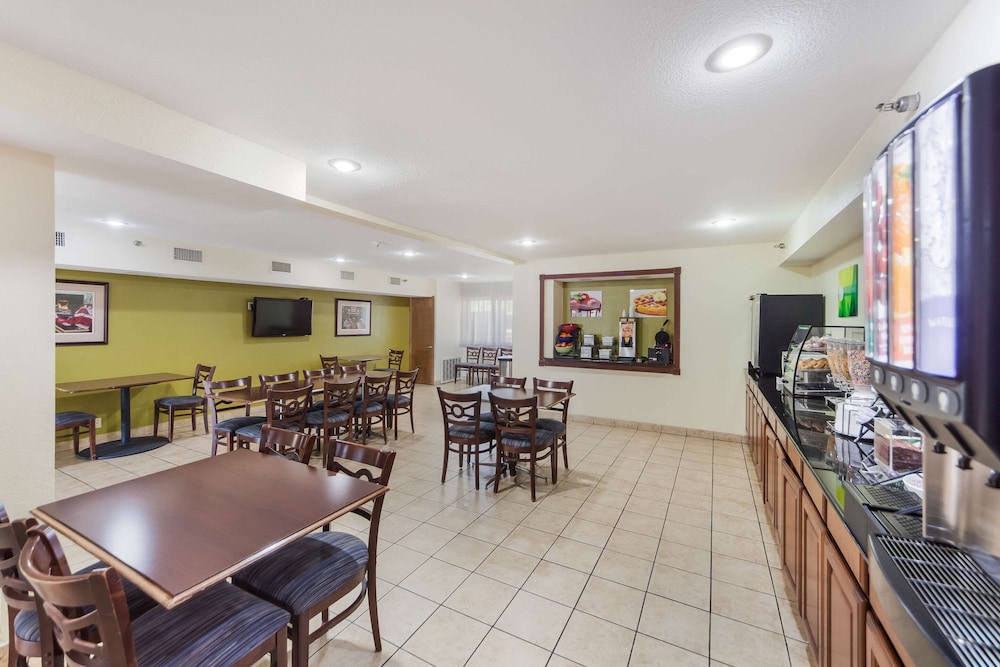 Quality Inn Lincoln Cornhusker 28/30
