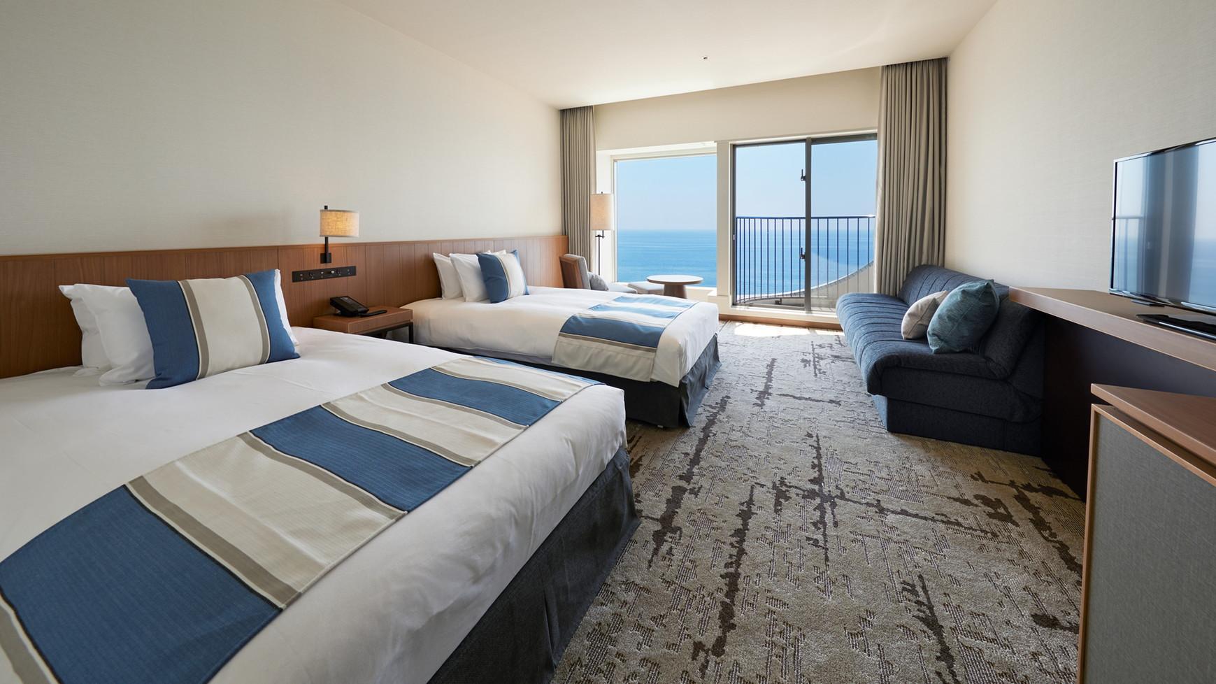 Ocean, Twin Beds, Two Extra Beds