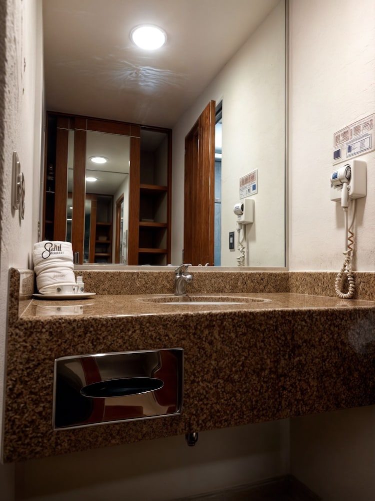 Hotel Soleil Business Class Celaya 48/49