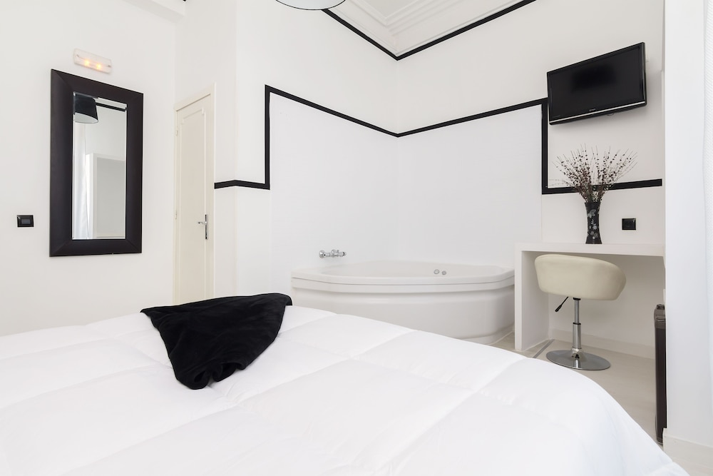 Hostal Gran Via 63 Rooms 17/28