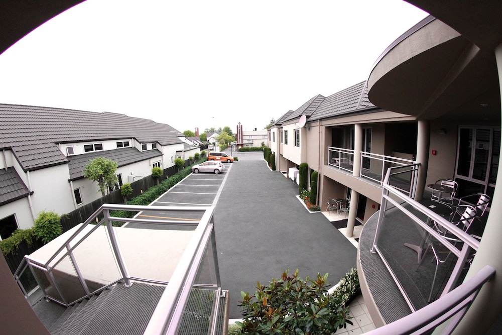 Centrepoint On Colombo Motel 3/40