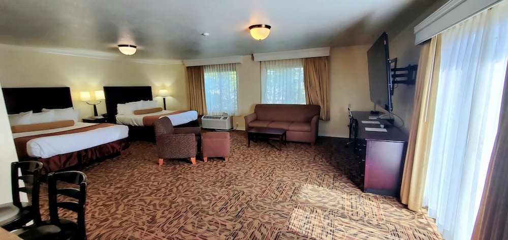Best Western Plus Northwoods Inn 59/80