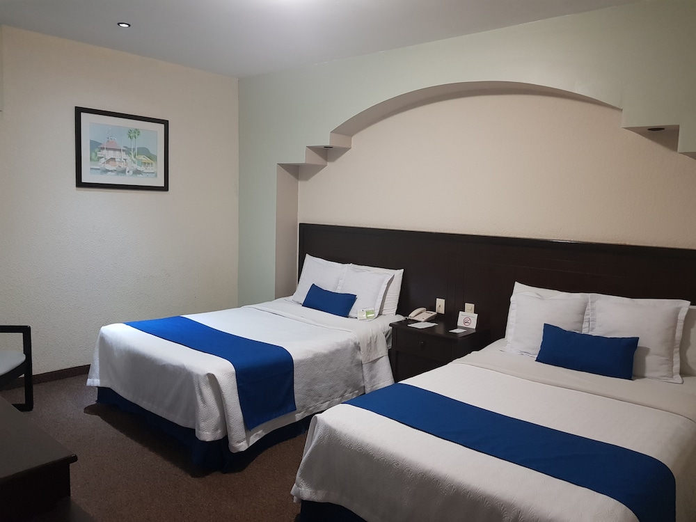 BUSINESS, 2 DOUBLE BEDS