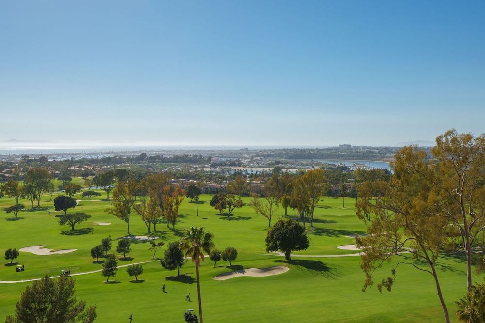 VEA Newport Beach, A Marriott Resort & Spa 19/27