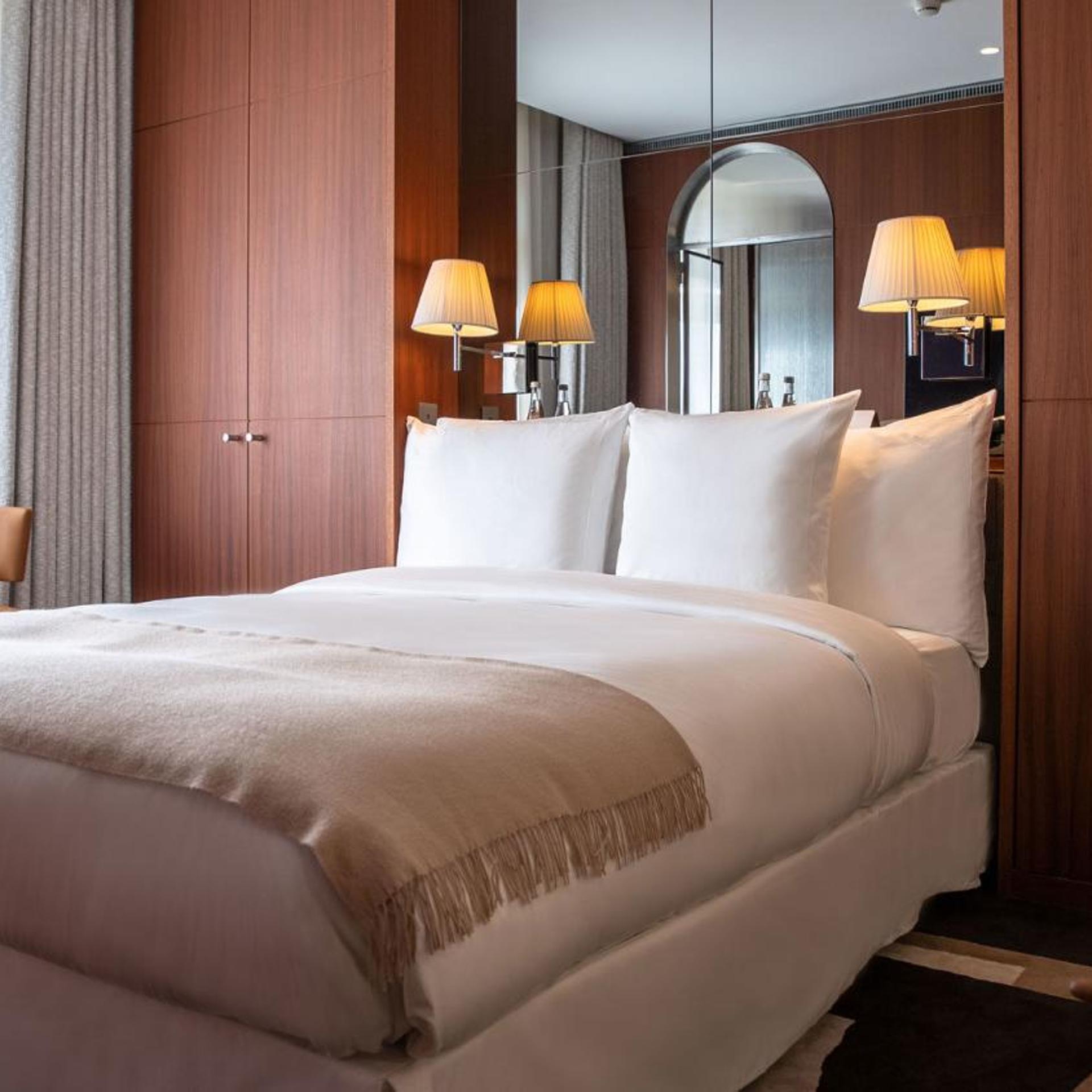 Room, Double Bed, La Reserve Eden au Lac Zurich 3/8