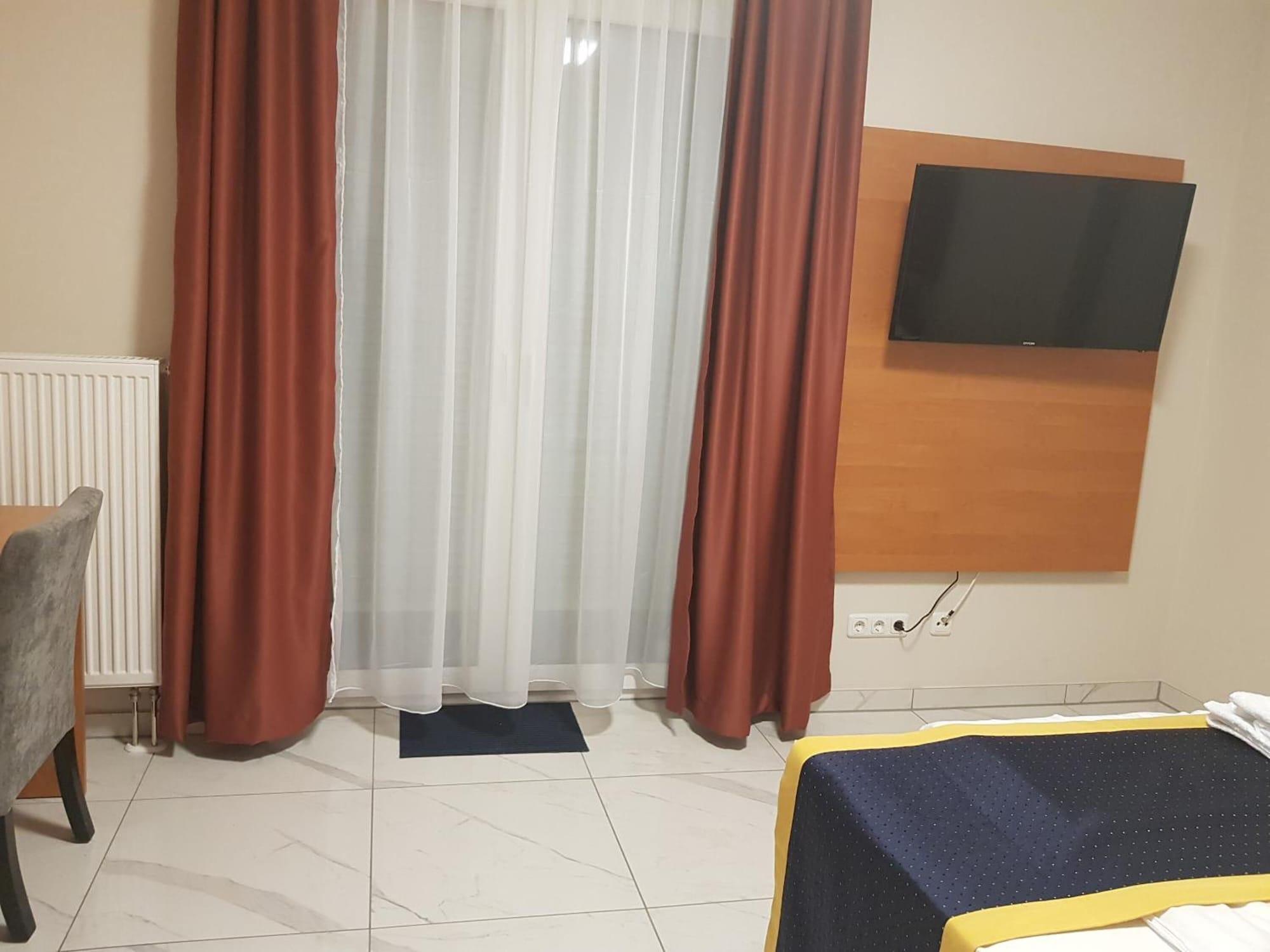 Hotel Emiliana am Bahnhof 11/17