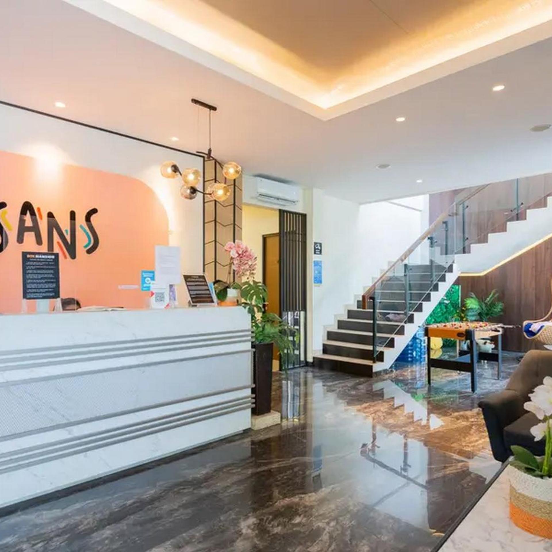 Sans Hotel Box Mansion Surabaya 11/65