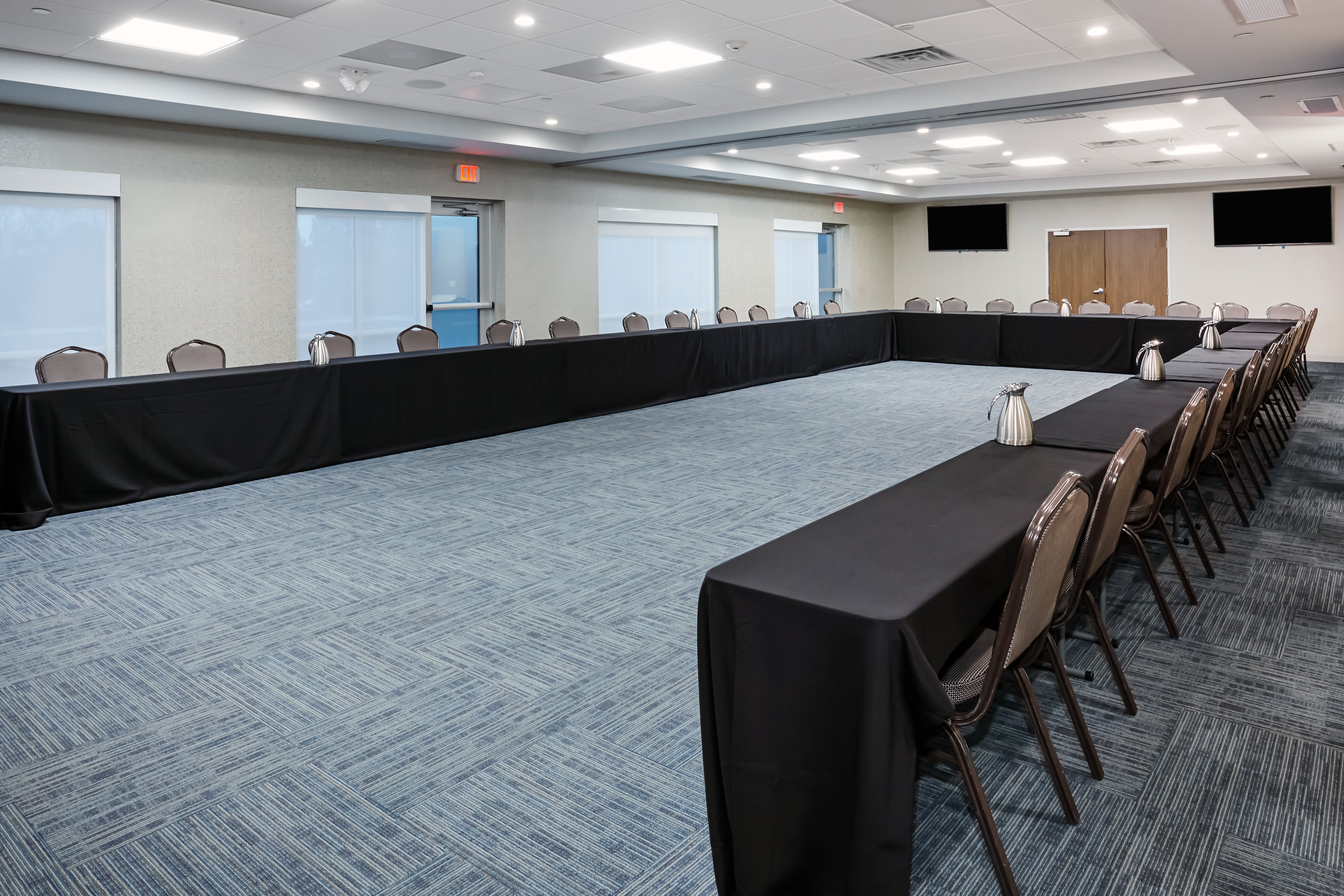 Holiday Inn Express And Suites Chicago North Shore Niles 52/57
