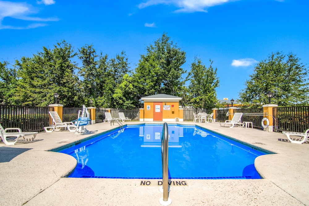 Quality Inn near University of Mobile 33/50