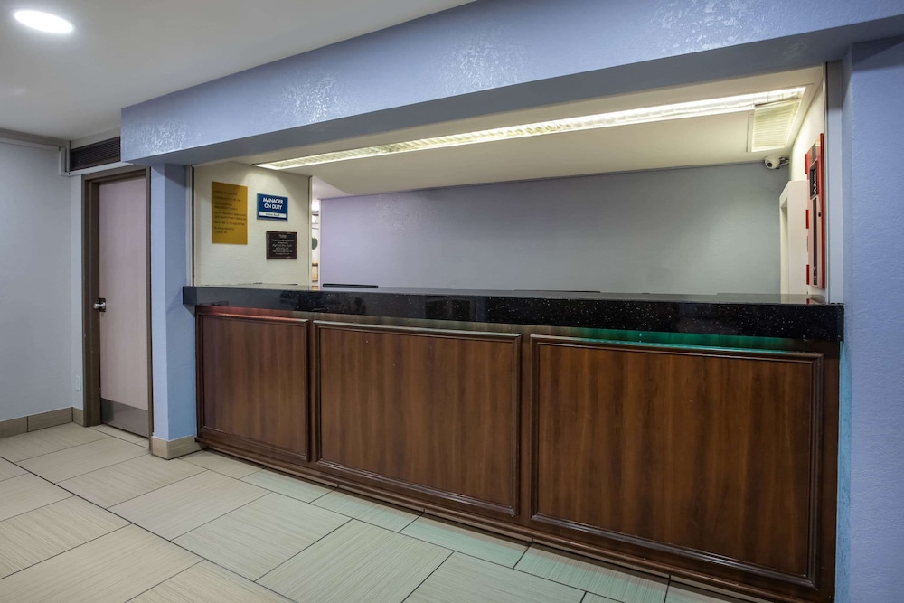 Travelodge By Wyndham Fort Wayne North 1/38