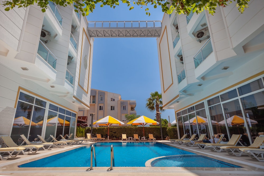Golden Orange Hotel 37/38