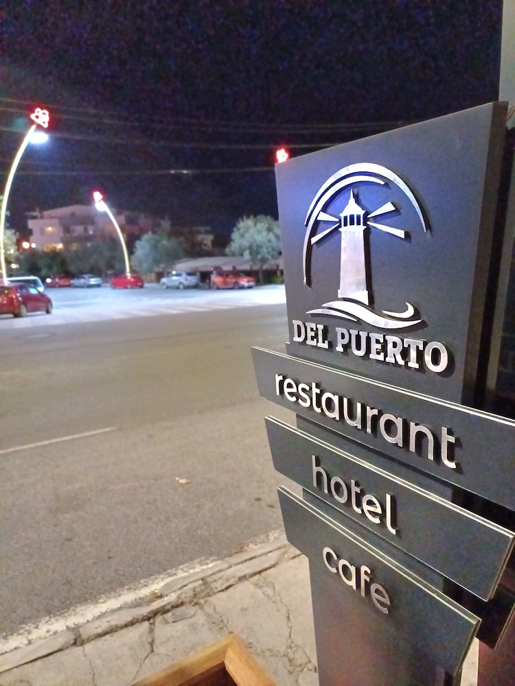 Del Puerto Hotel Aliaga 3/37