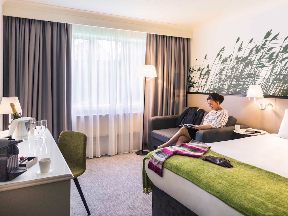 Mercure Daventry Court Hotel 13/79