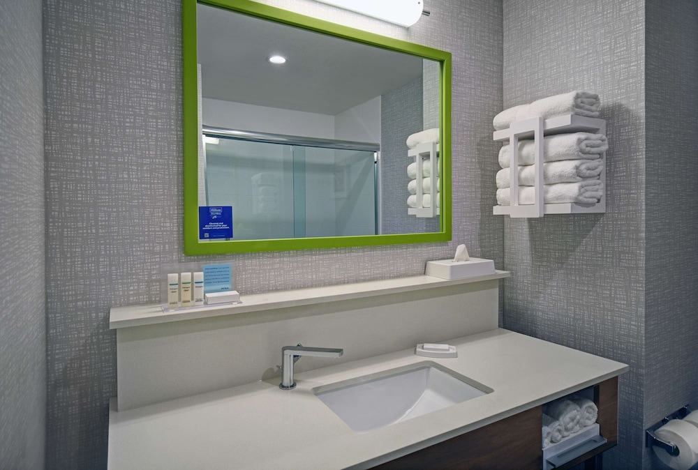 Hampton Inn Las Vegas Strip South 23/60