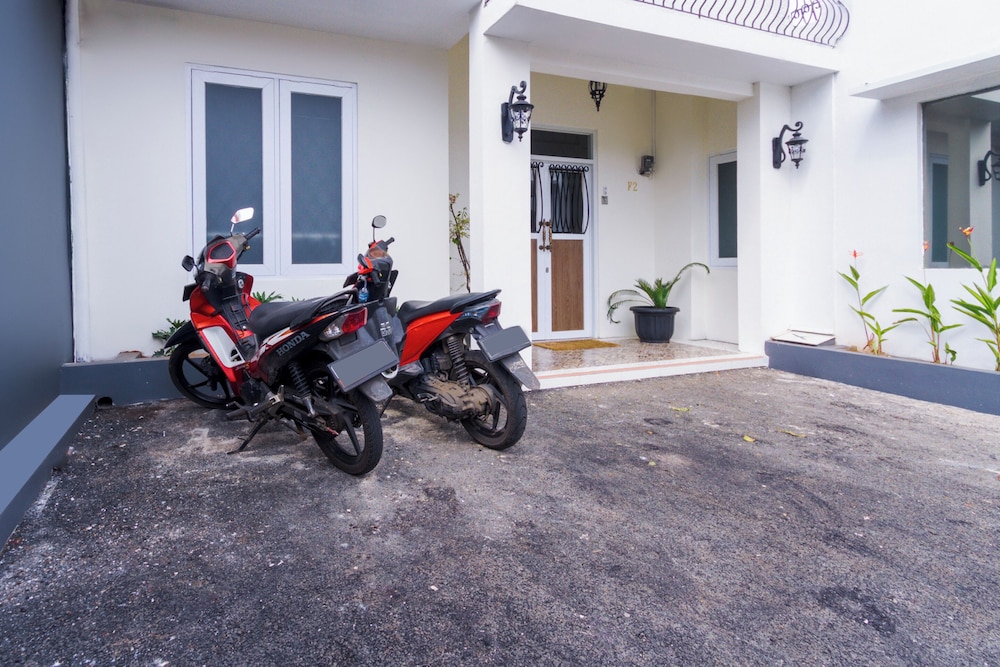 OYO 2975 House Of Mahira Syariah 11/19