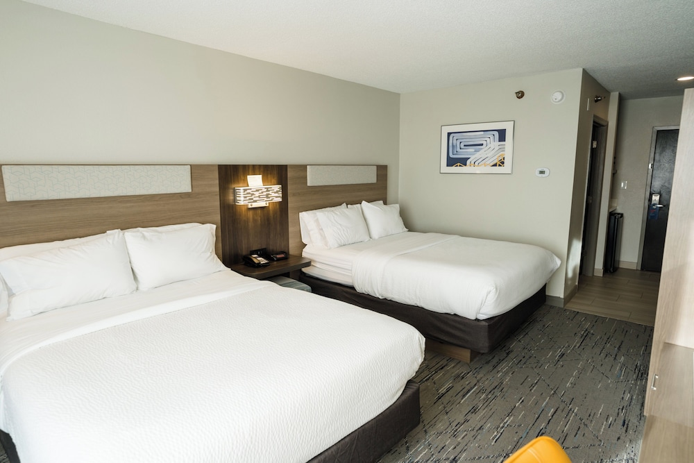 Holiday Inn Express Hotel and Suites Knoxville-North-I-75 Exit 112 21/61