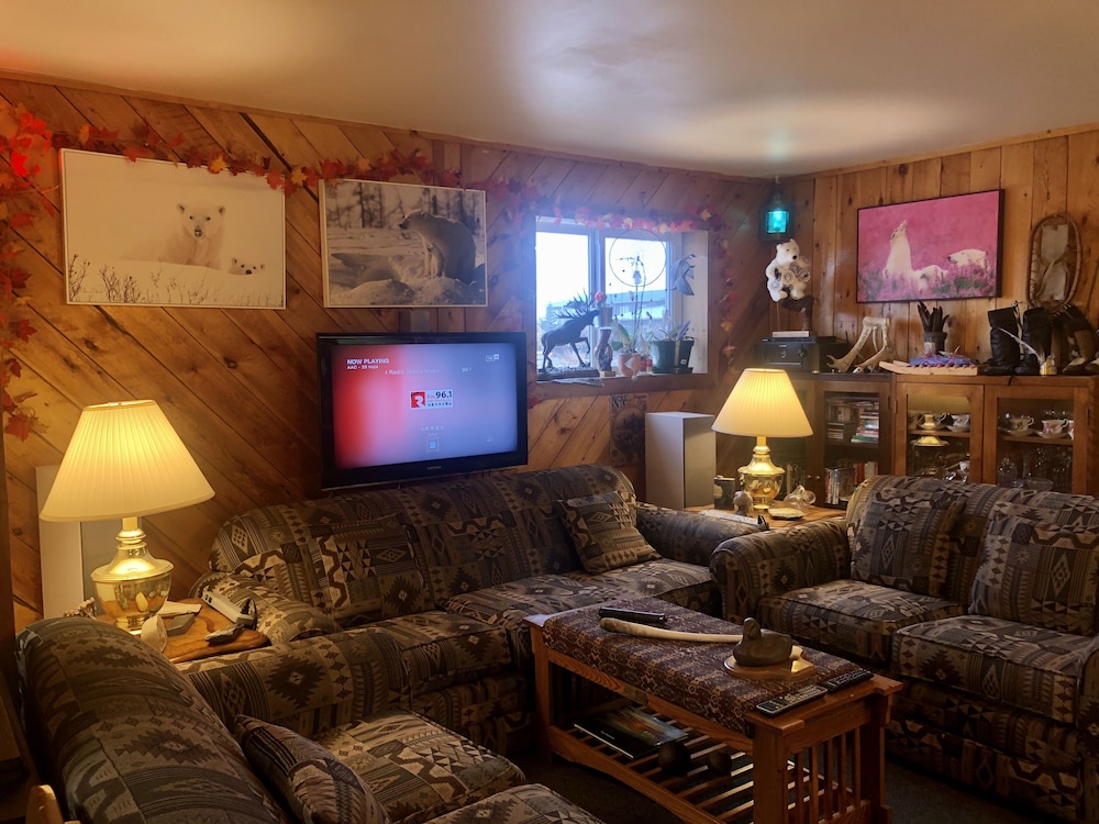 IceBerg Inn 11/25