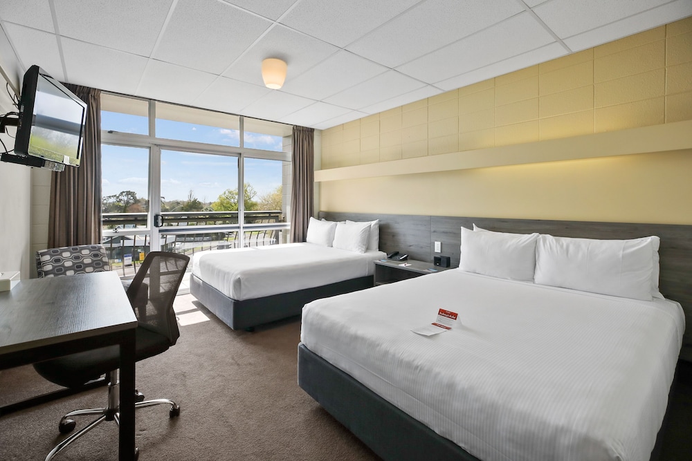 SUPERIOR, DOUBLE OR TWIN BED
