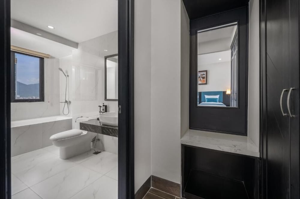 غرفة جونيور بسريرين منفصلين وسرير كينج بغرفتي نوم، Vian Hotel 6/7