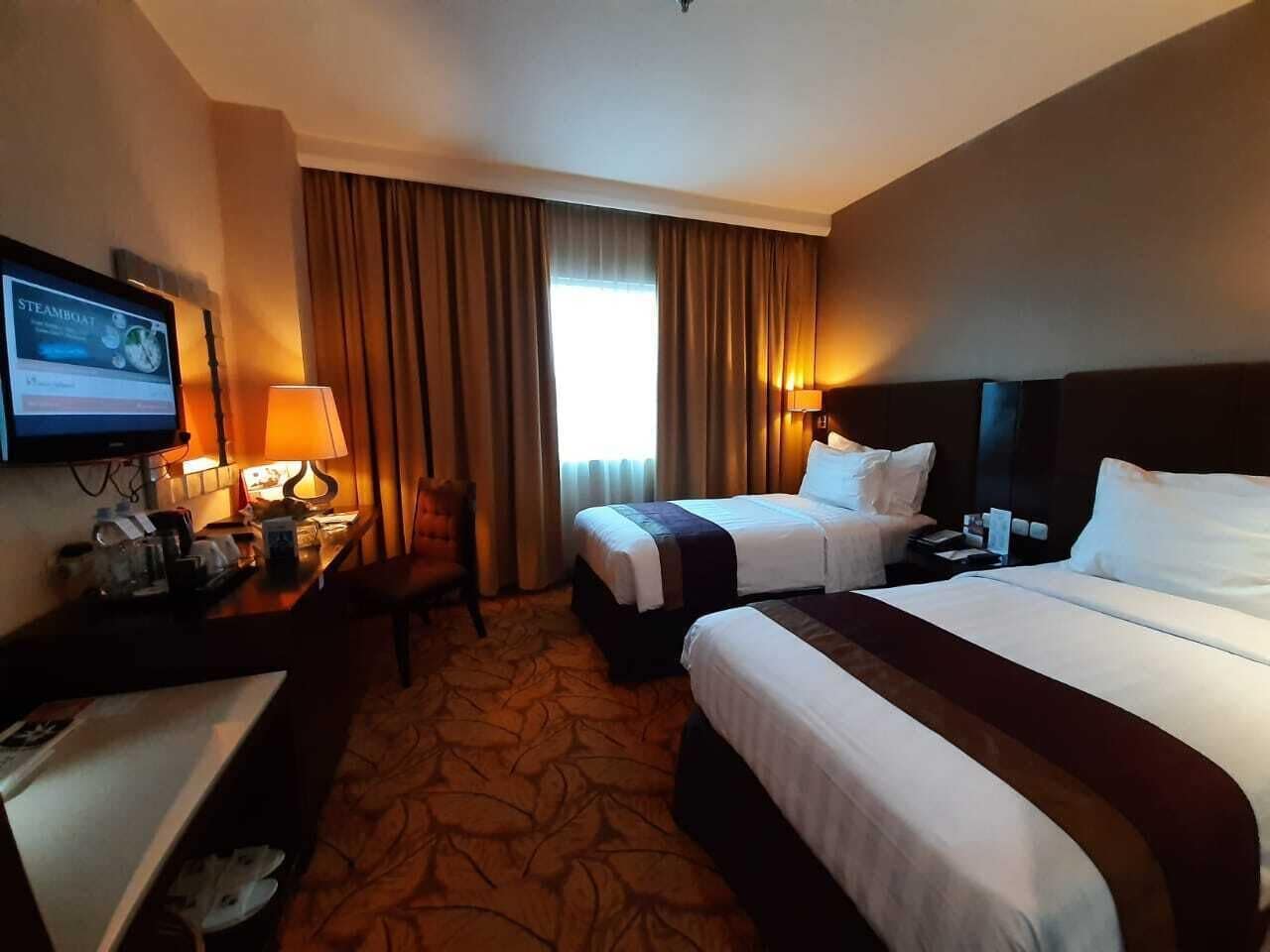 Deluxe, Twin Beds