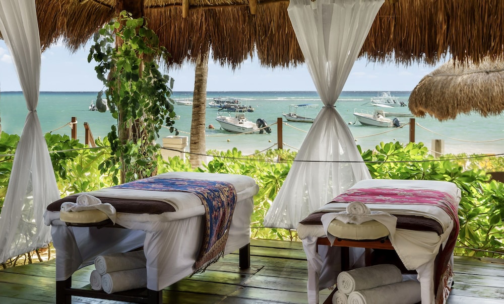 The Reef Coco Beach Resort & Spa – Optional All Inclusive 36/66