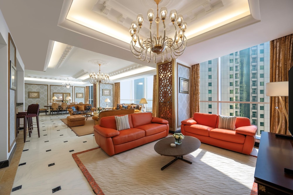 Dusit Hotel And Suites 40/64