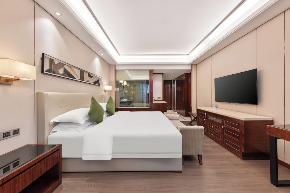 EXECUTIVE, KING BED