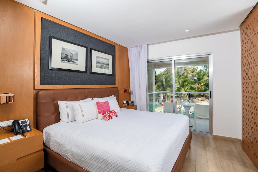 The Fives Beach Hotel - A la Carte All Inclusive 16/50