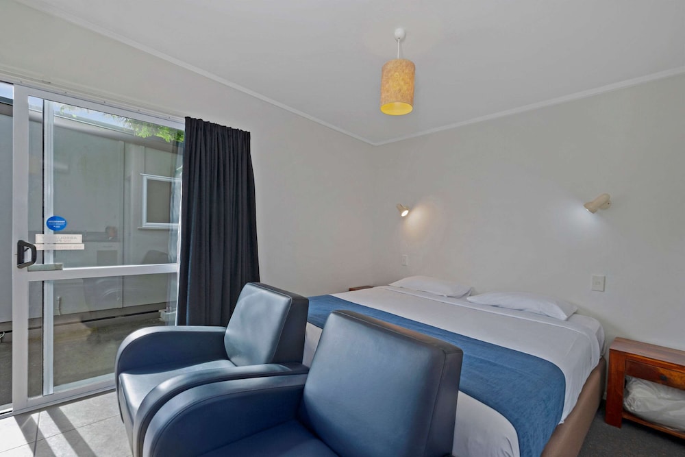 Comfort Inn Westshore Beach 29/35