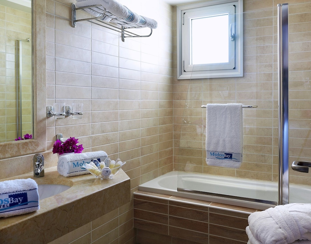 Molos Bay Hotel 49/50