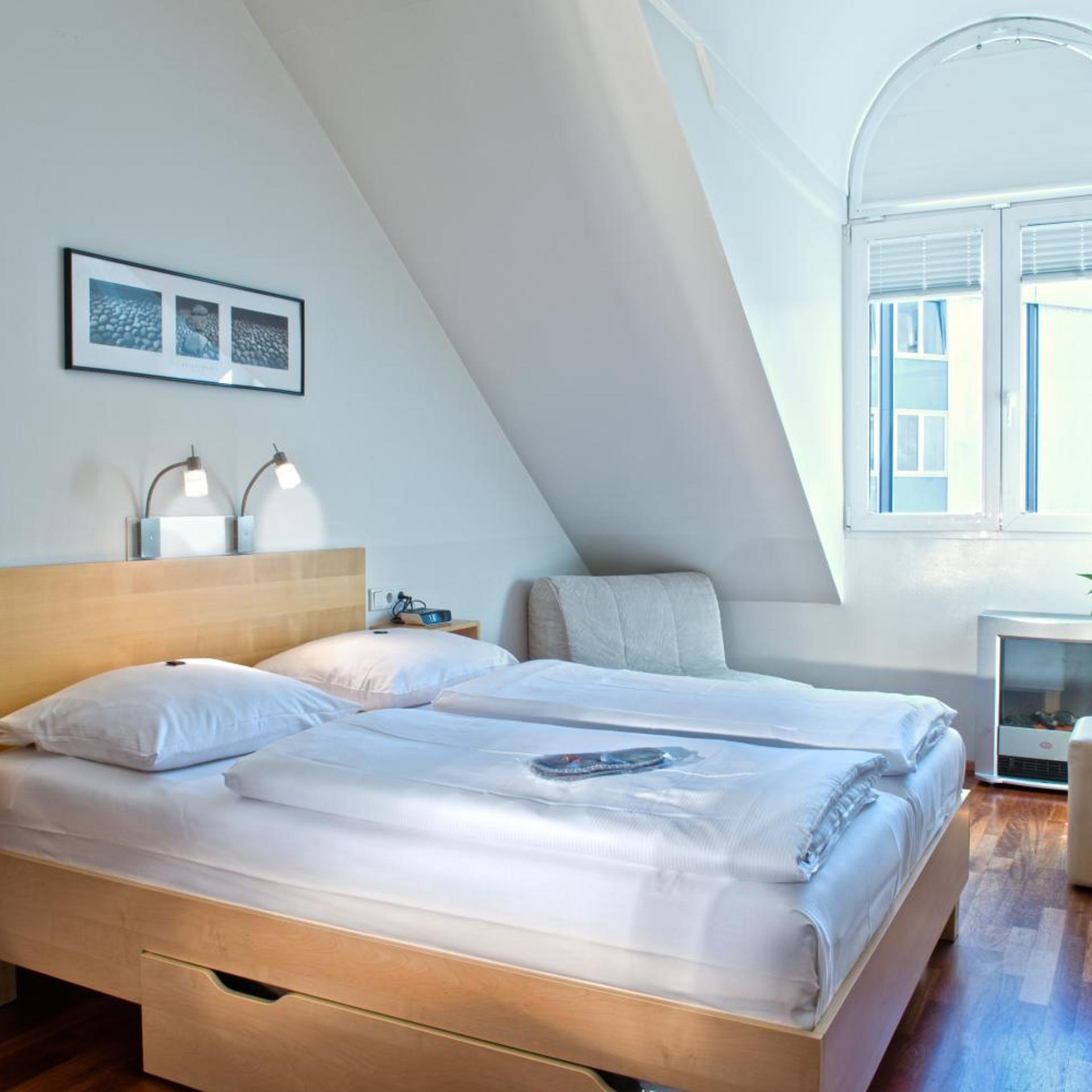غرفة قياسية ثلاثية، Town Hotel Wiesbaden 7/10