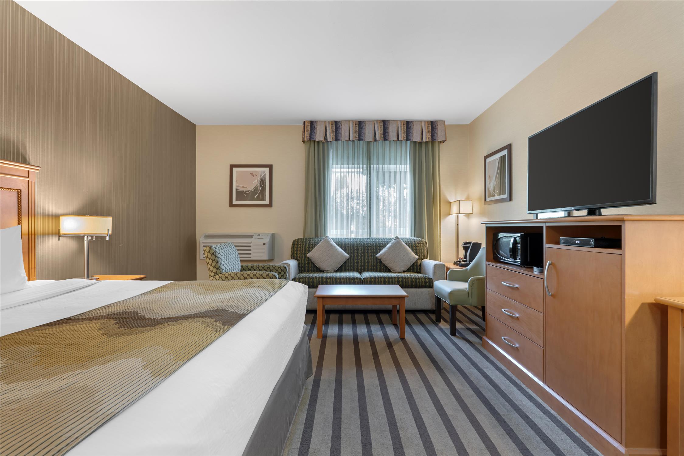 Room, King Bed, Sofa, Pool Side