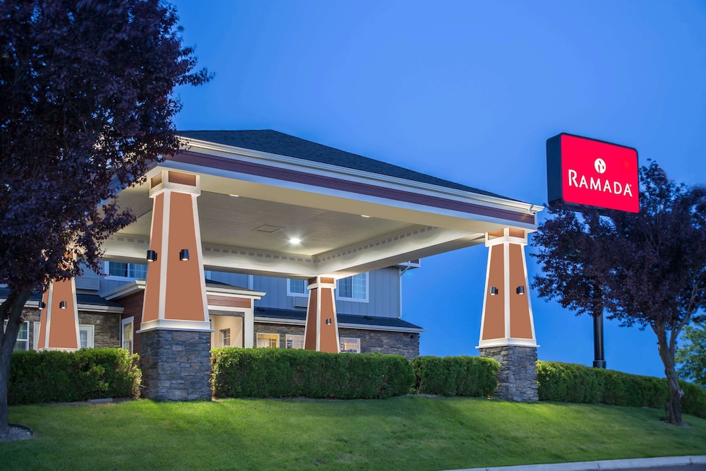 Ramada By Wyndham Moses Lake 1/54