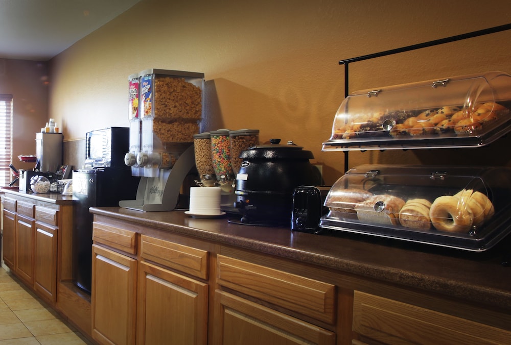Ramada by Wyndham Spirit Lake/Okoboji 29/34