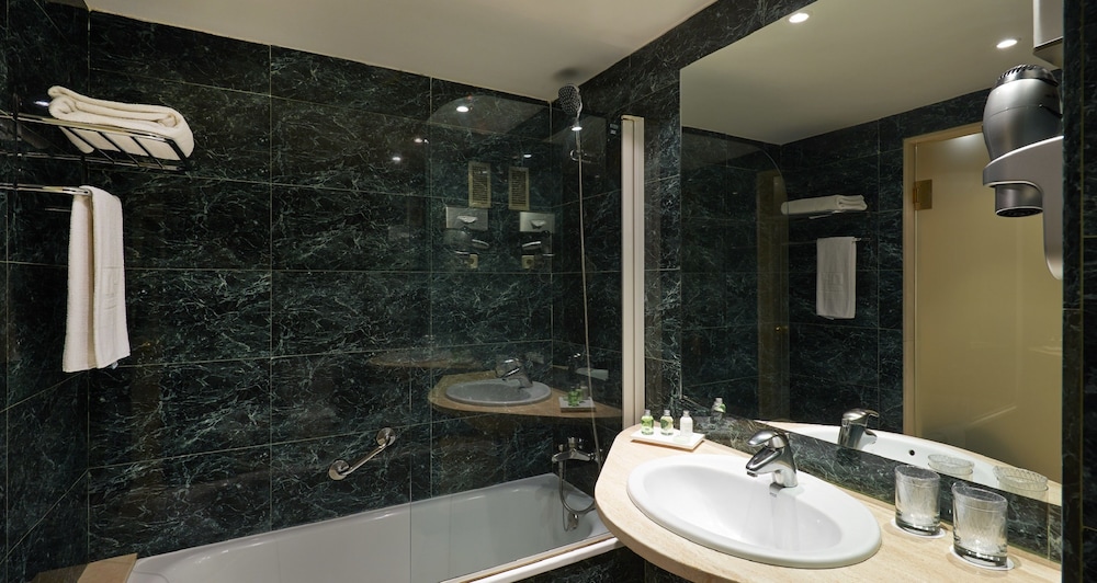 Hotel Up Rooms Vic (ex Nh Ciutat De Vic) 5/52