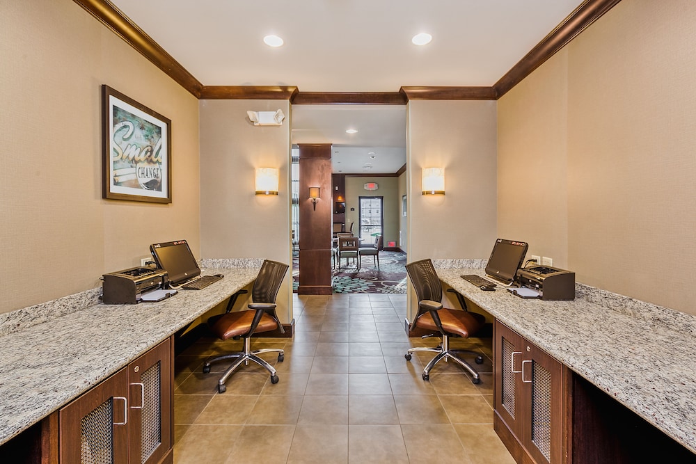 Staybridge Suites Bismarck 45/78