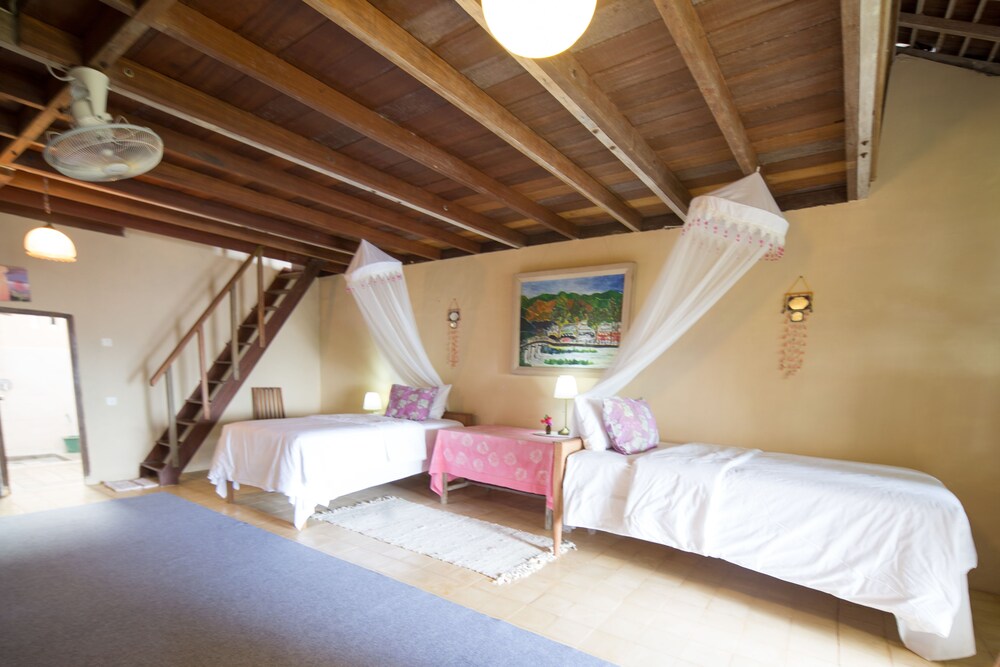 2 Bedrooms, Deluxe, Cottage, 1 King and 1 Single Beds, Beach Front
