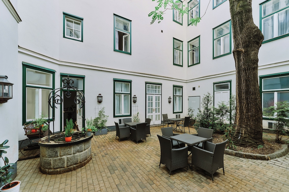 Hotel Westbahn 56/59