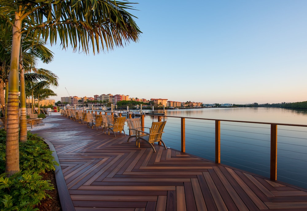 HYATT HOUSE NAPLES/5TH AVENUE 14/75