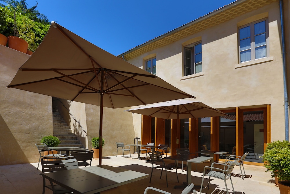 HOTEL DE LA VILLEON 3/50