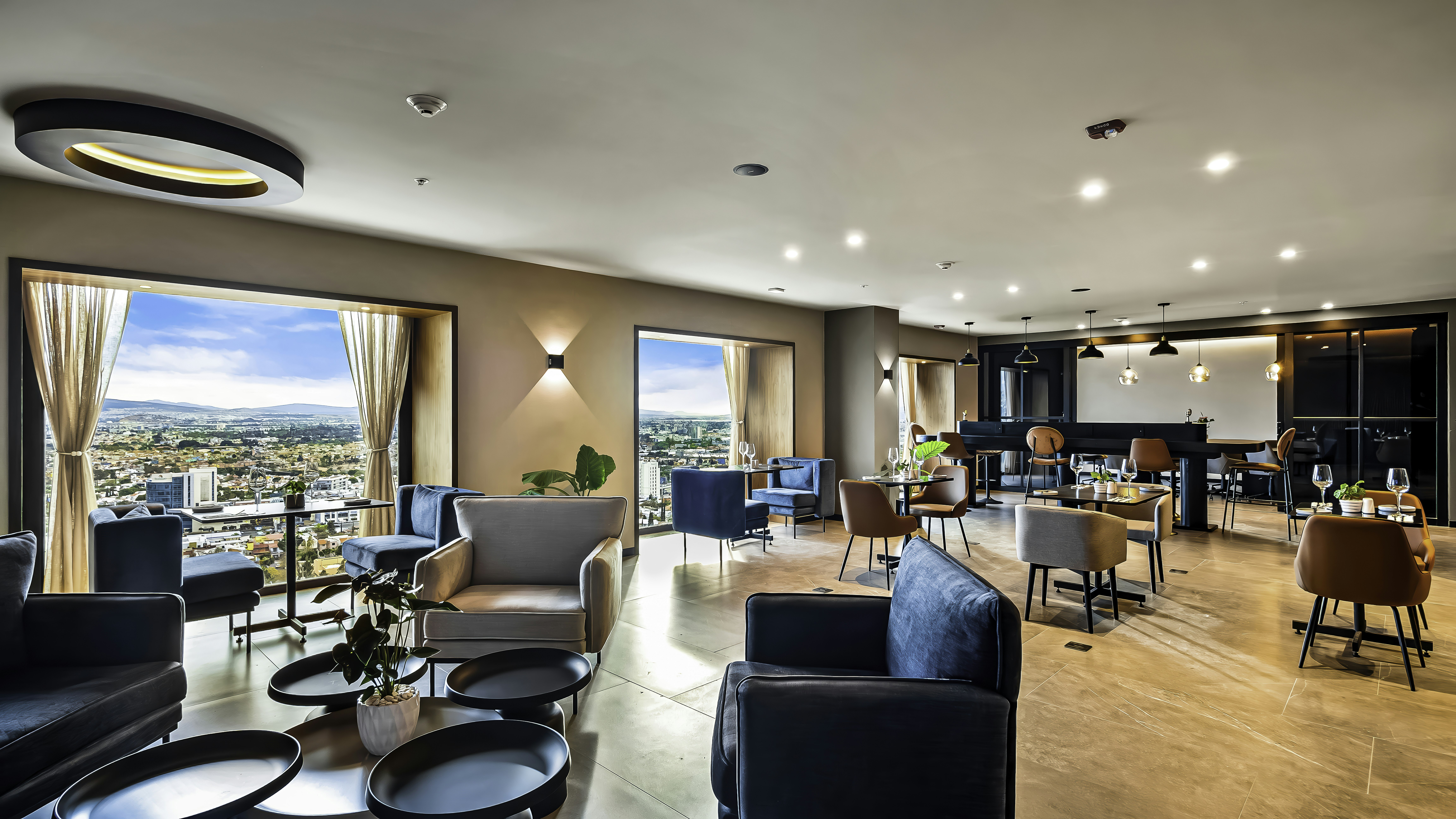 Hilton Queretaro 40/50