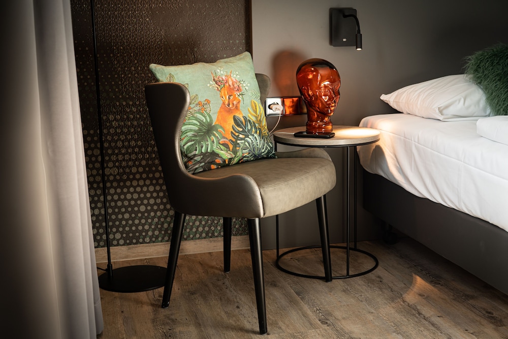 LOGINN Hotel Stuttgart Zuffenhausen 16/35