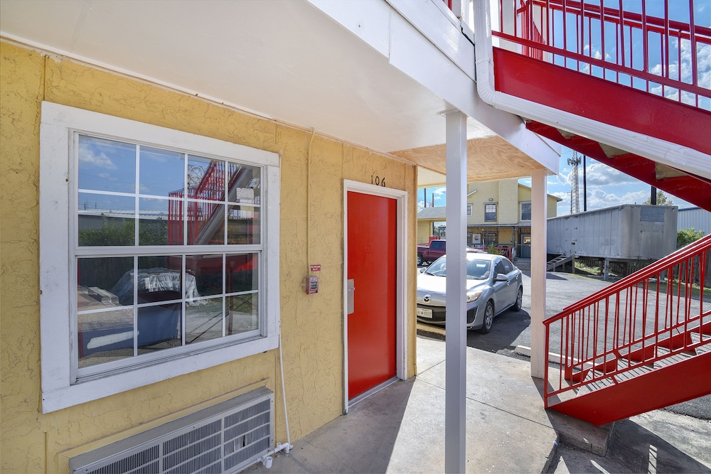 OYO Hotel San Antonio Lackland near Seaworld 24/34