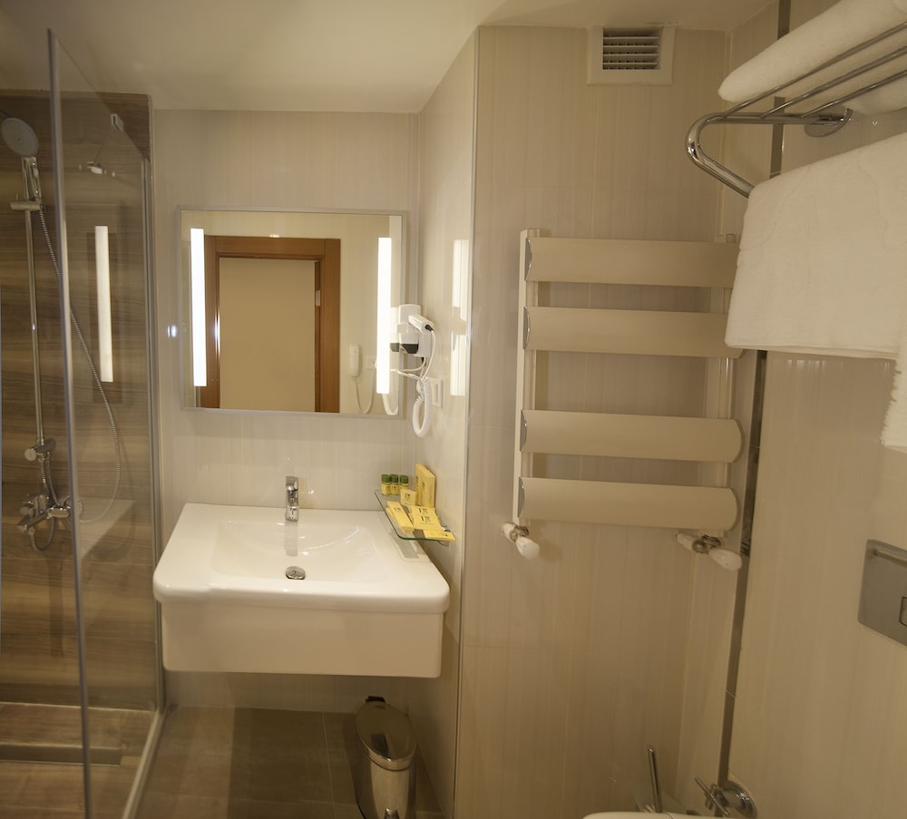 Yeni Bahar Otel 39/40