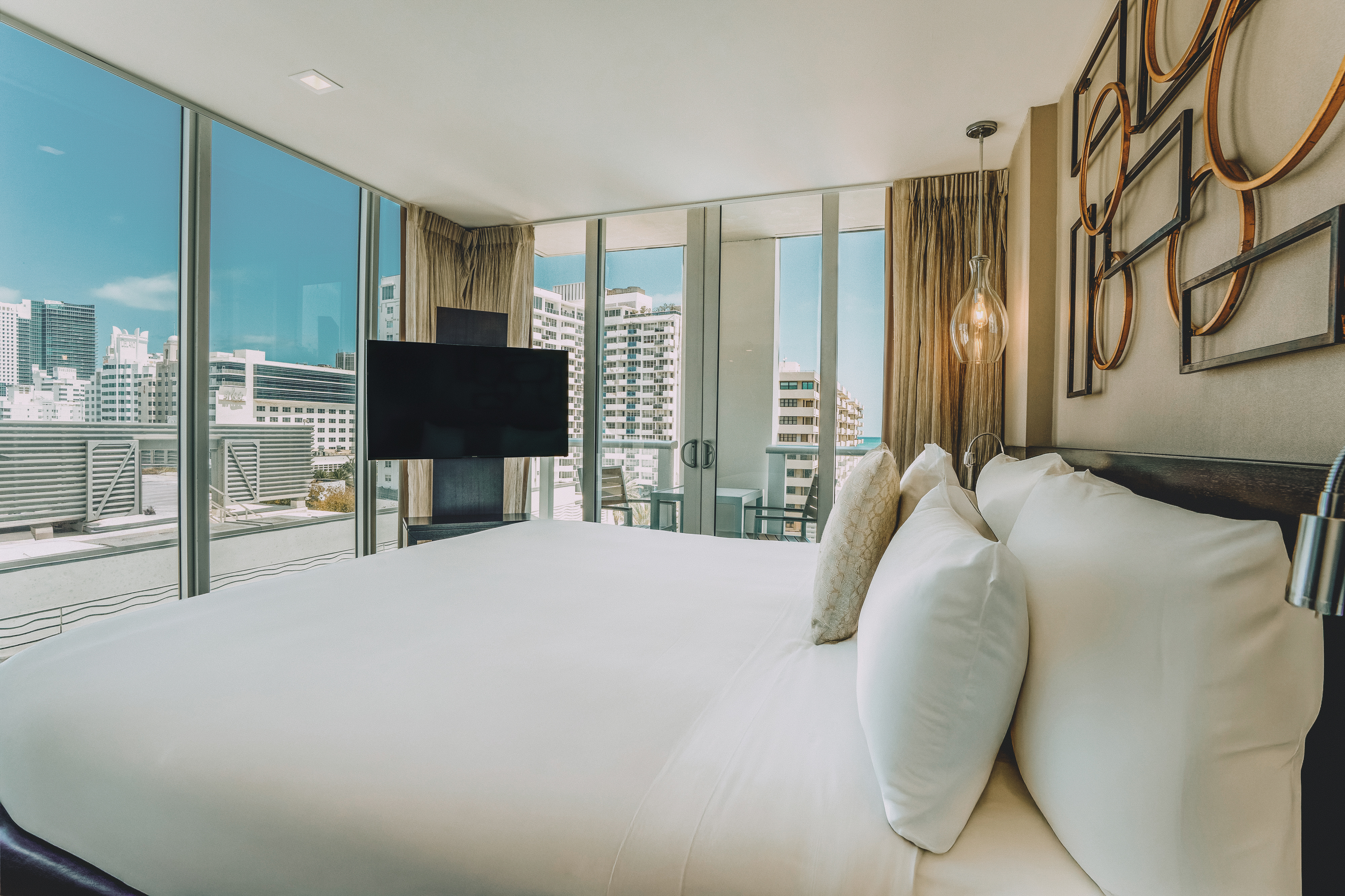 Panoramic, King Bed, Side Ocean View, Balcony، Iberostar Waves Berkeley Shore 4/6